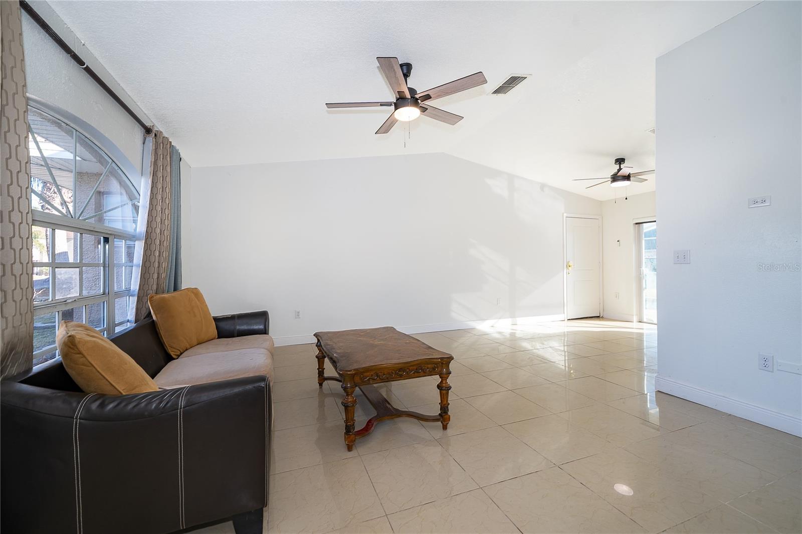 643 BROCKTON Dr KISSIMMEE, FL 34758