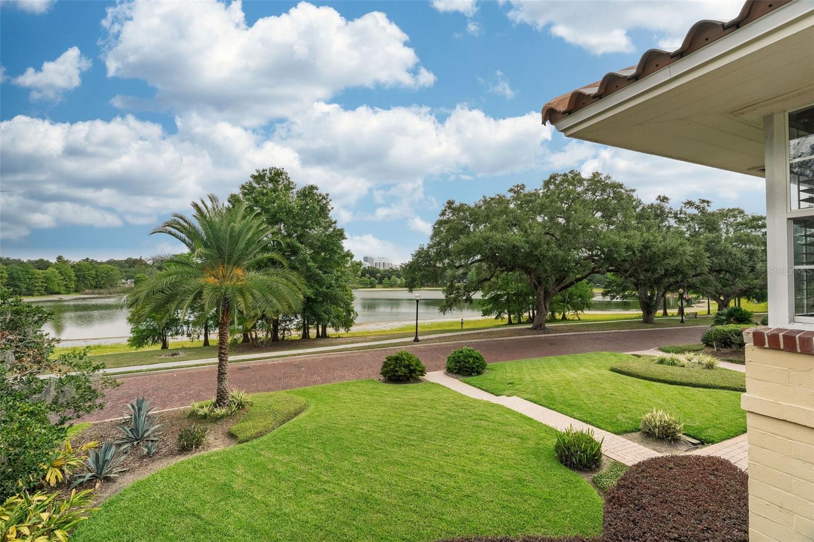 830 Lk DAVIS Dr ORLANDO, FL 32806