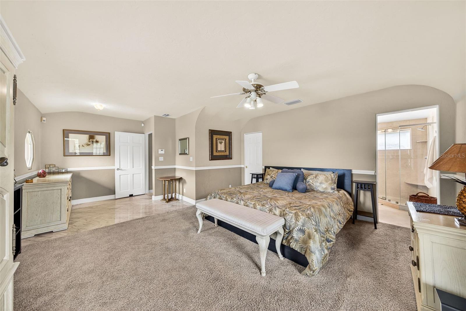830 Lk DAVIS Dr ORLANDO, FL 32806
