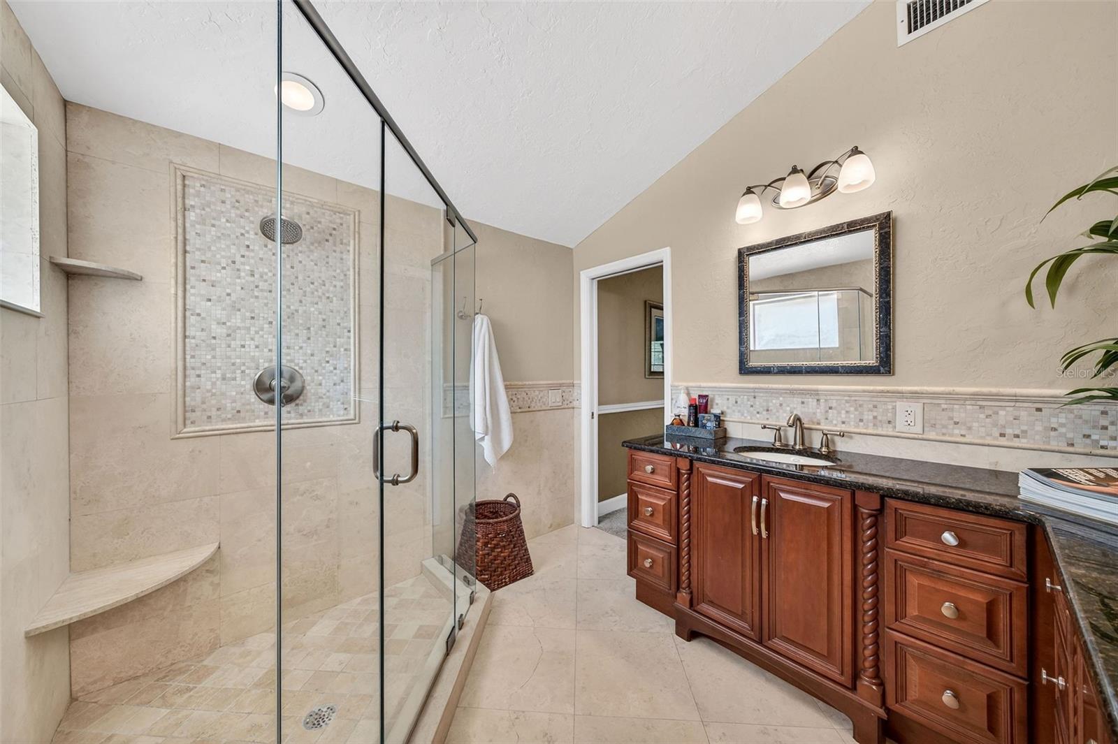 830 Lk DAVIS Dr ORLANDO, FL 32806