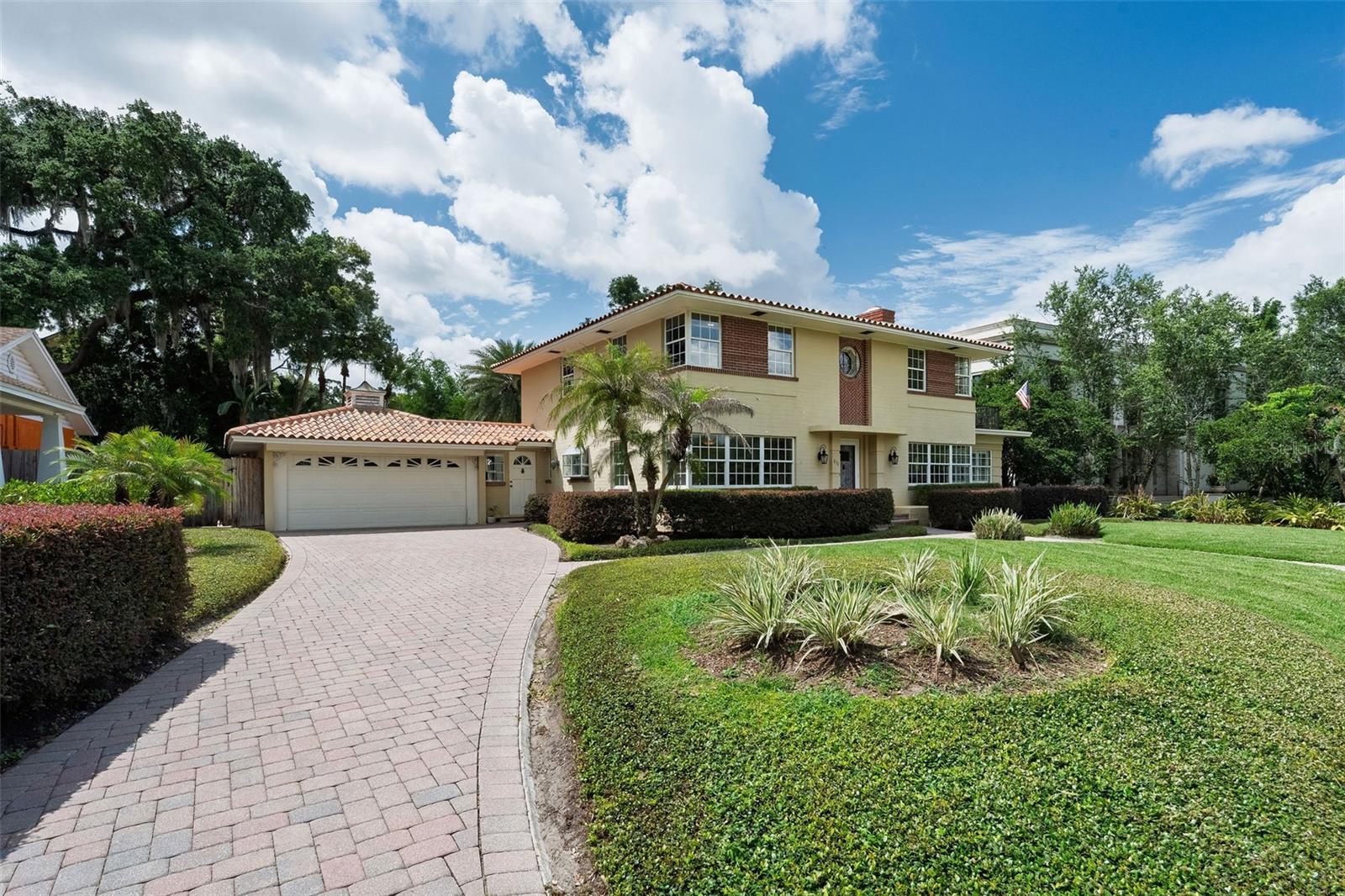830 Lk DAVIS Dr ORLANDO, FL 32806