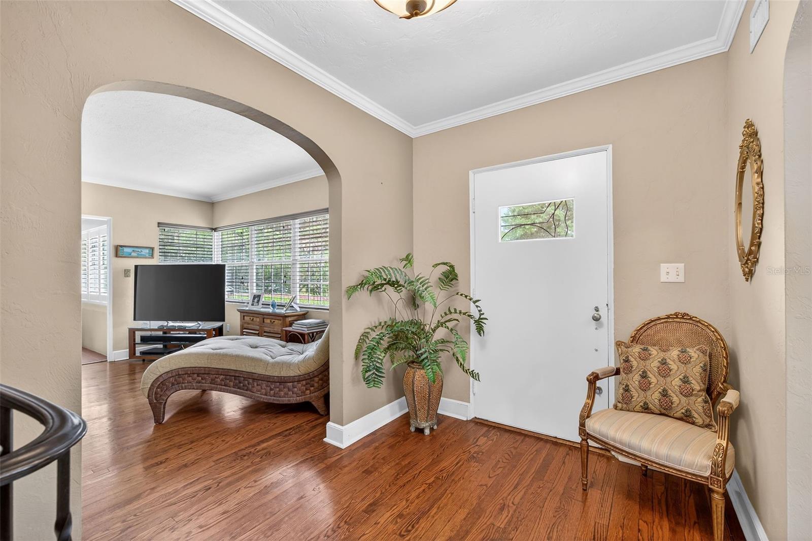 830 Lk DAVIS Dr ORLANDO, FL 32806