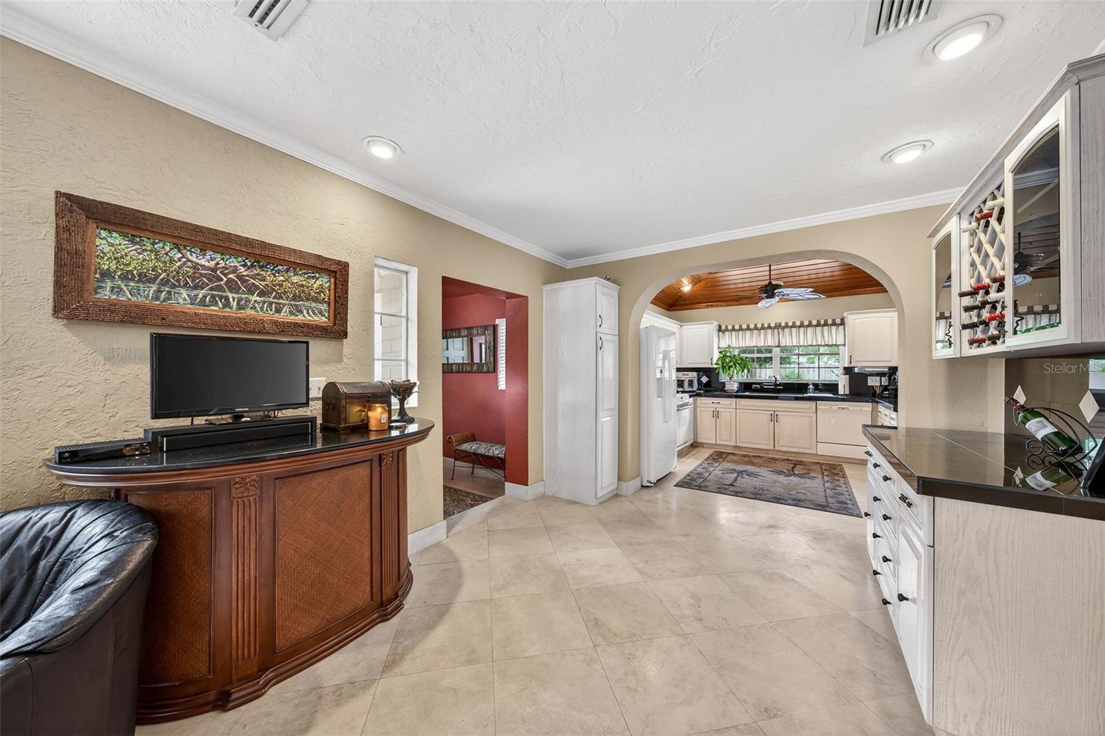 830 Lk DAVIS Dr ORLANDO, FL 32806