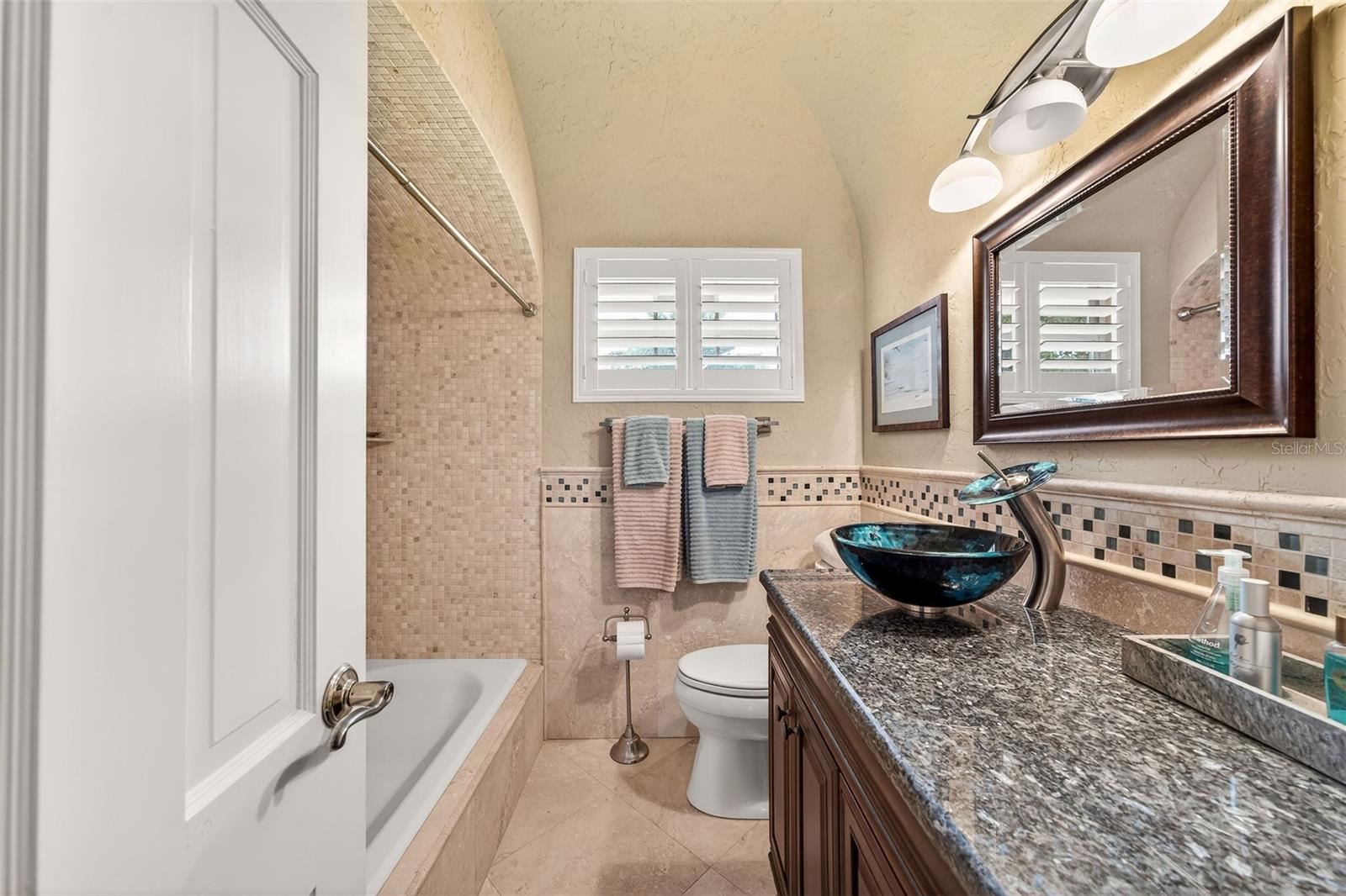 830 Lk DAVIS Dr ORLANDO, FL 32806