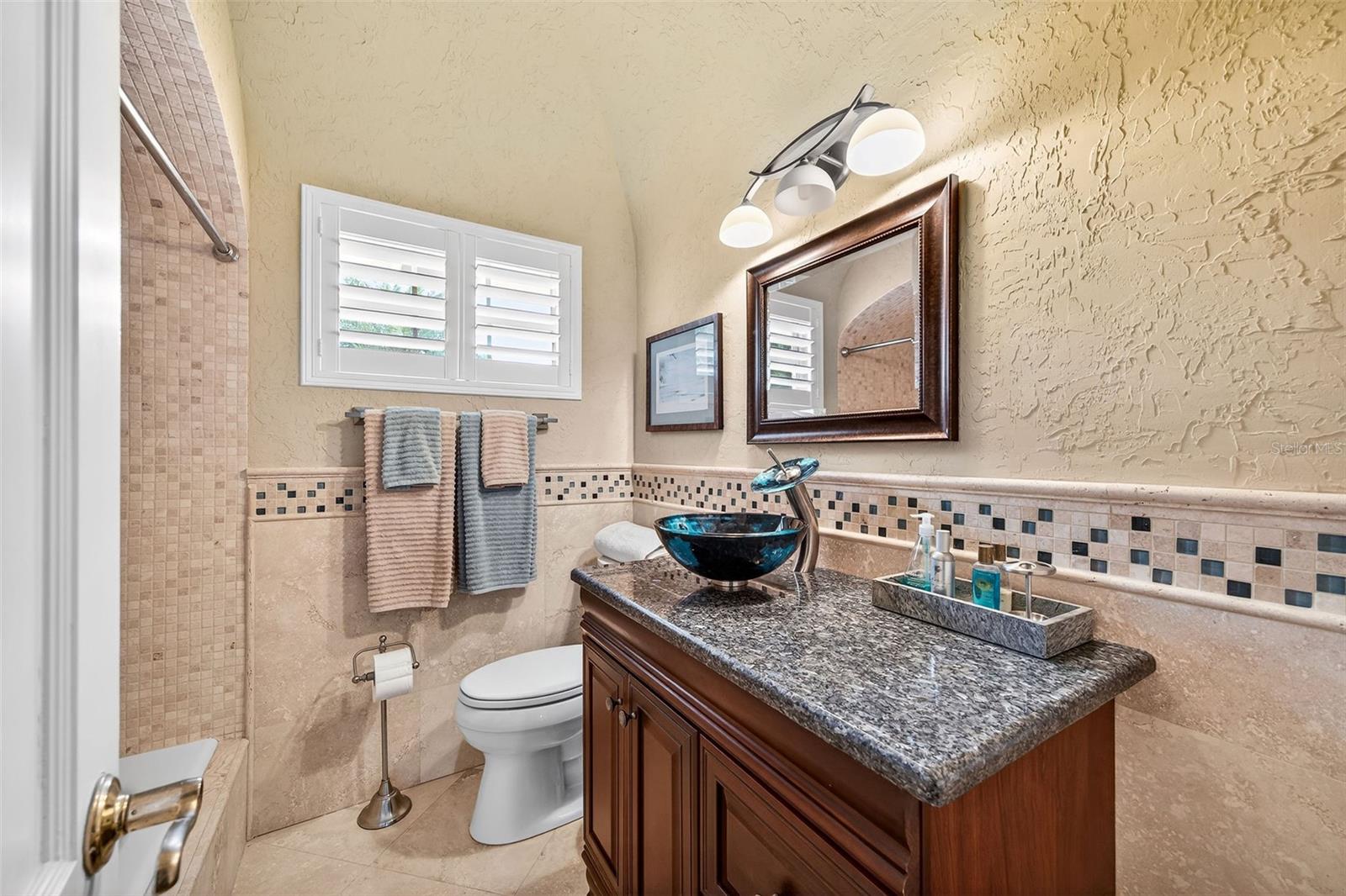 830 Lk DAVIS Dr ORLANDO, FL 32806