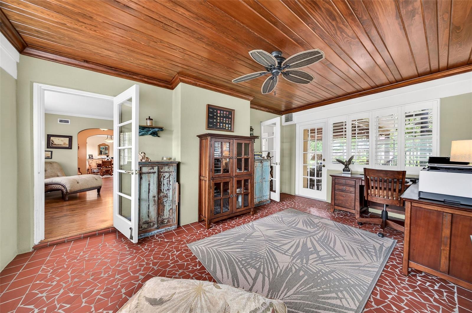 830 Lk DAVIS Dr ORLANDO, FL 32806