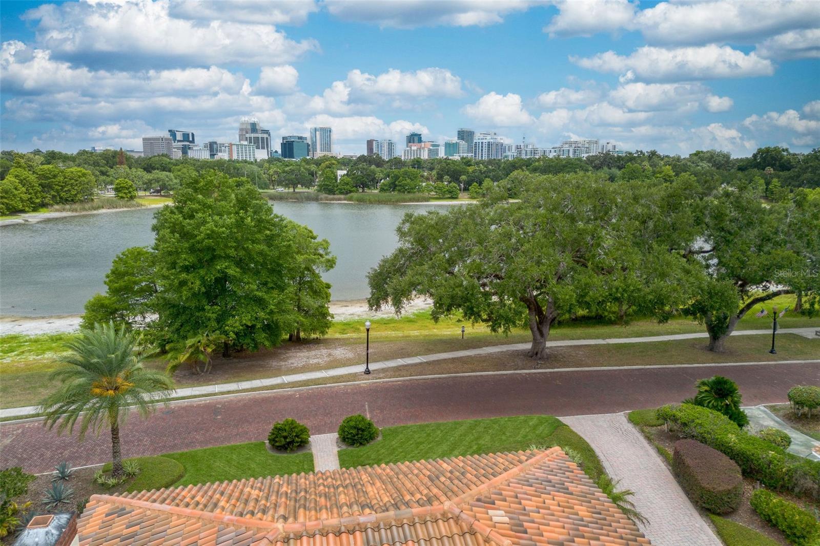 830 Lk DAVIS Dr ORLANDO, FL 32806