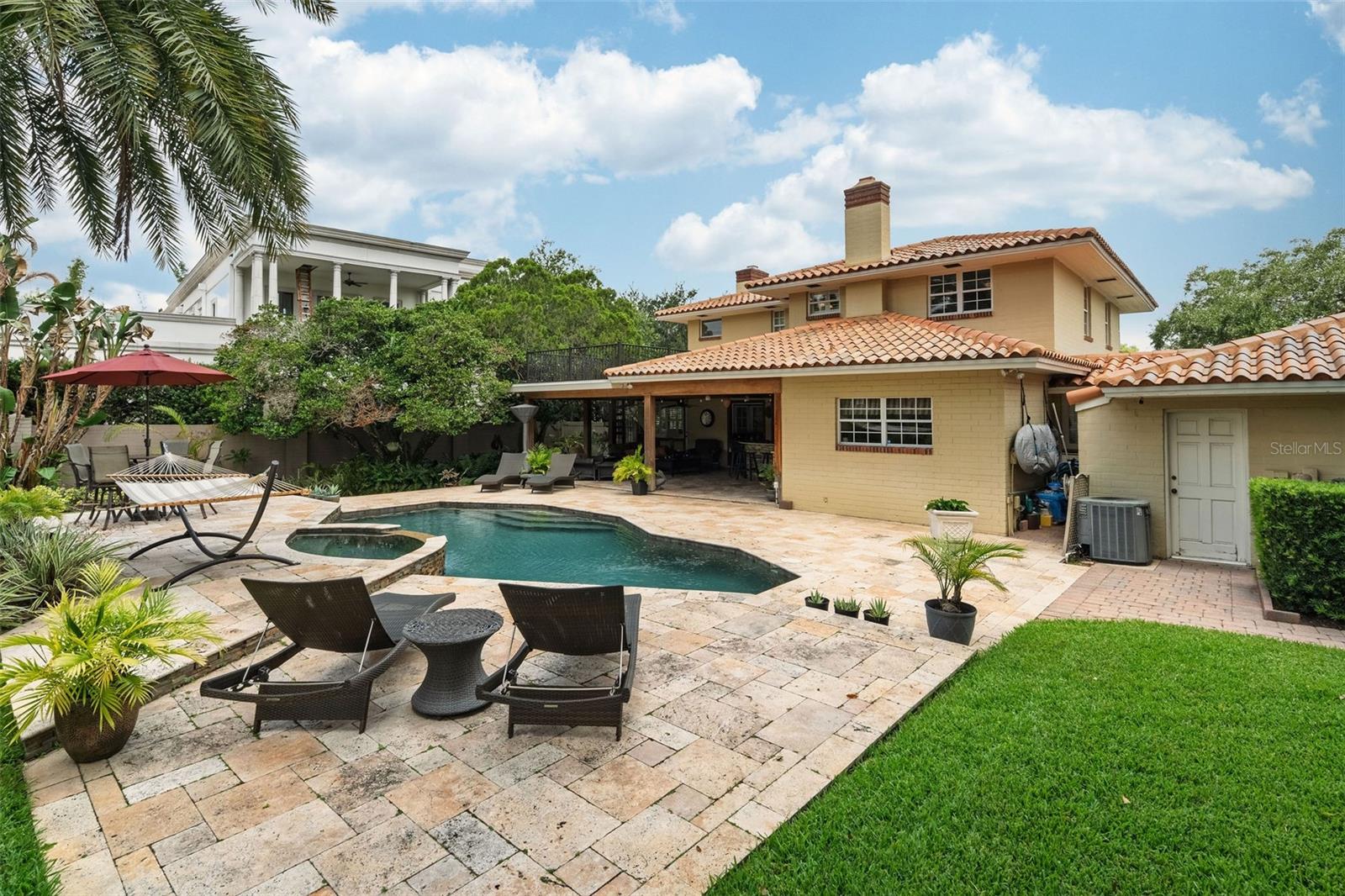 830 Lk DAVIS Dr ORLANDO, FL 32806