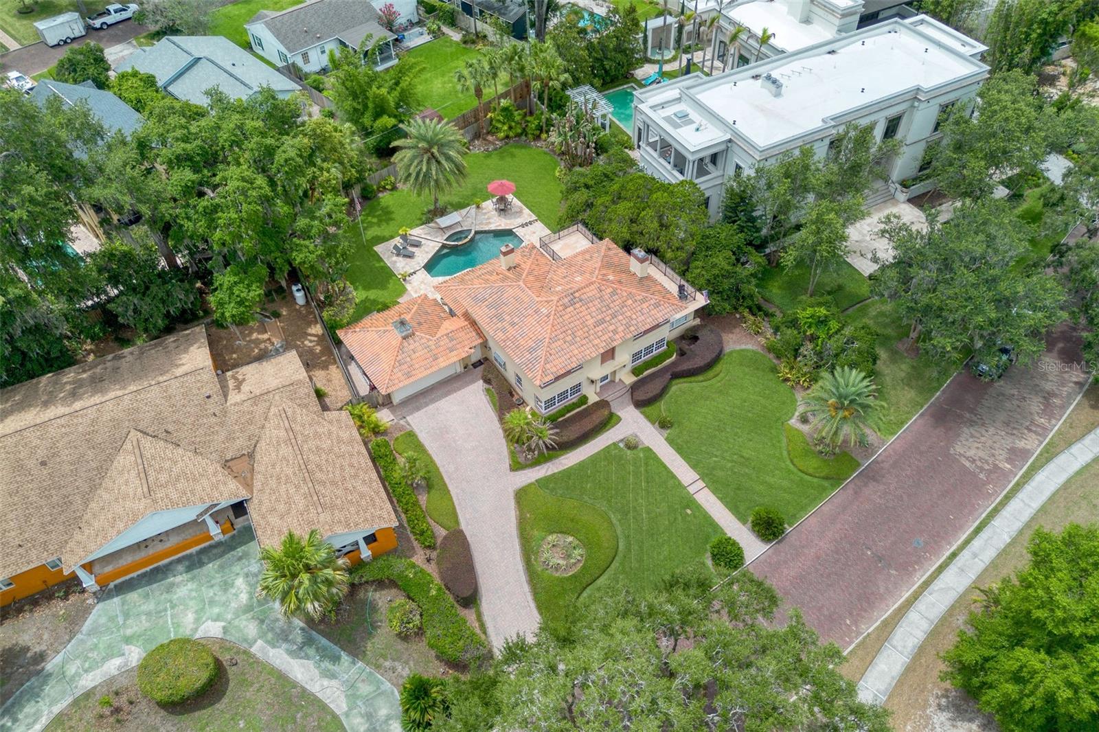 830 Lk DAVIS Dr ORLANDO, FL 32806