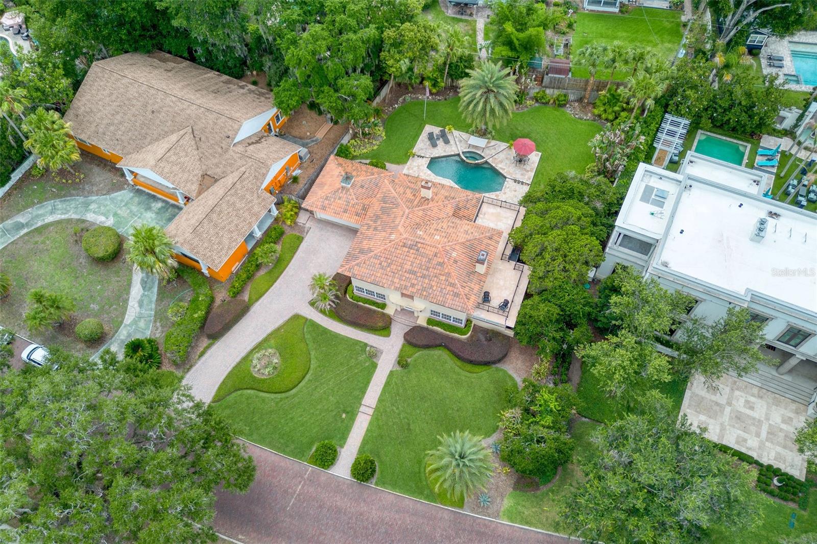 830 Lk DAVIS Dr ORLANDO, FL 32806
