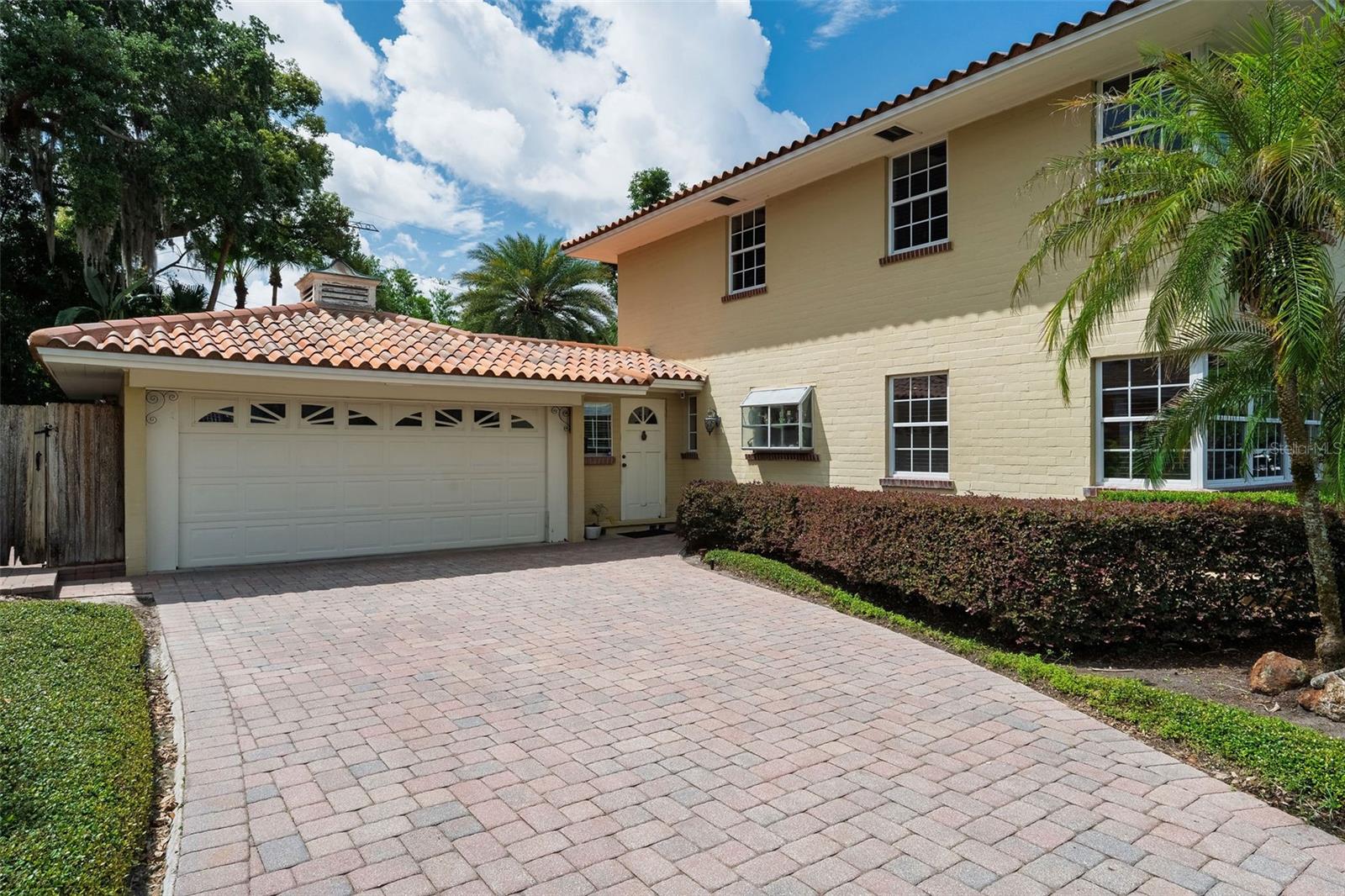 830 Lk DAVIS Dr ORLANDO, FL 32806