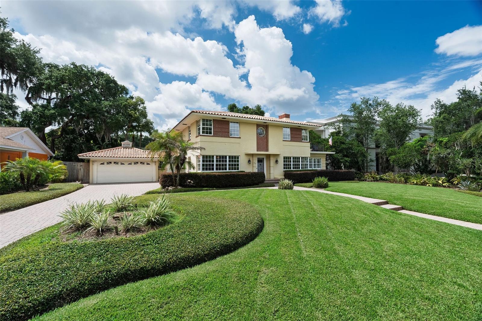 830 Lk DAVIS Dr ORLANDO, FL 32806