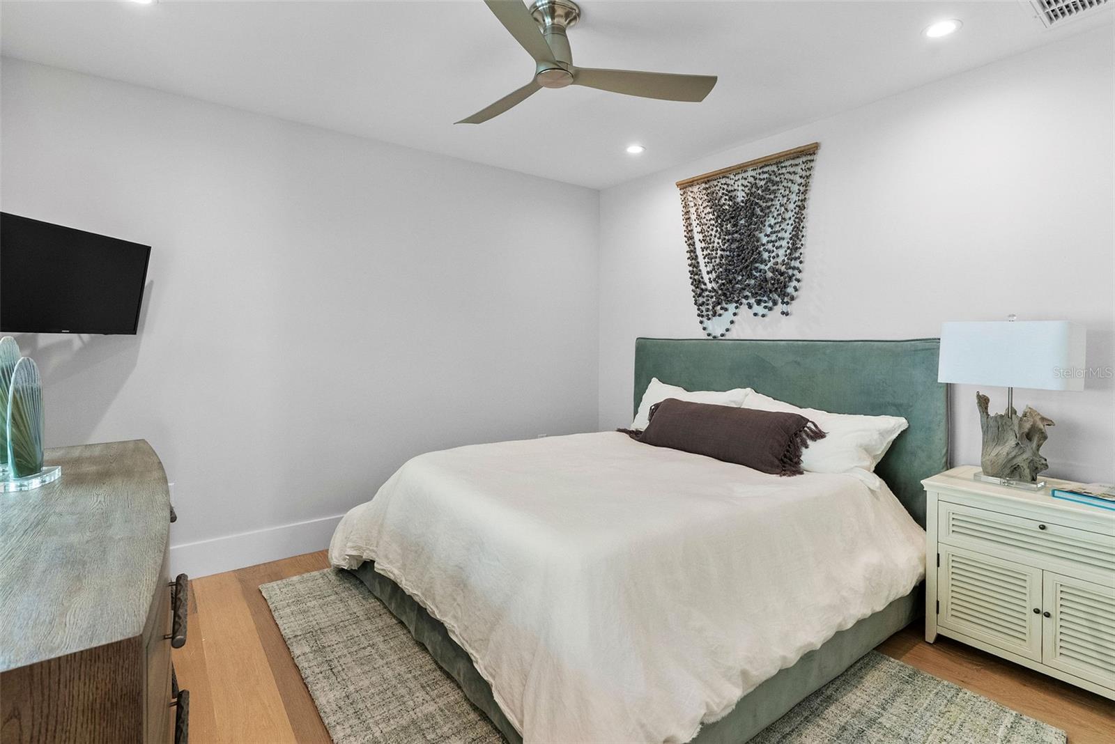 2807 SUNSET Way ST PETE BEACH, FL 33706