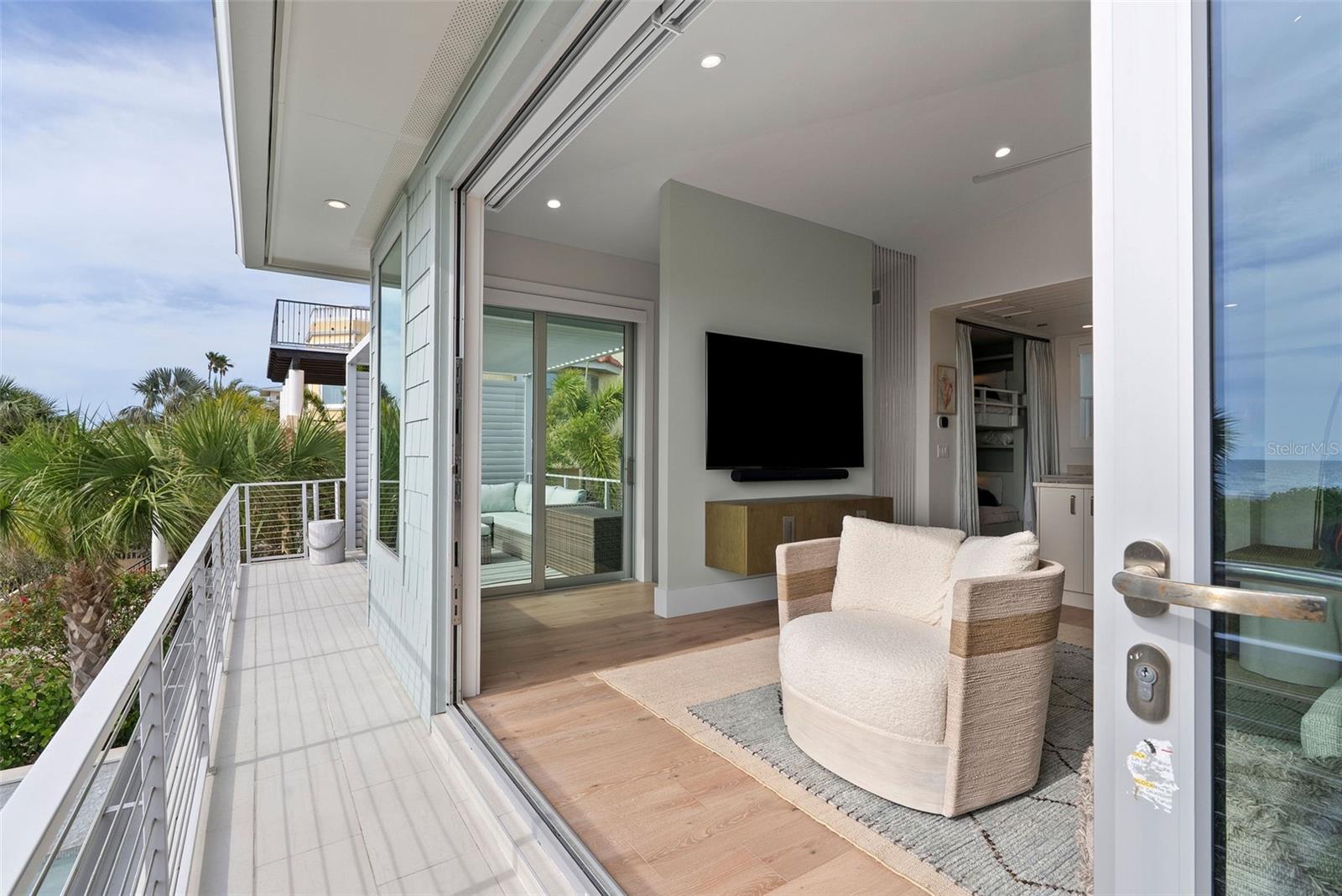 2807 SUNSET Way ST PETE BEACH, FL 33706