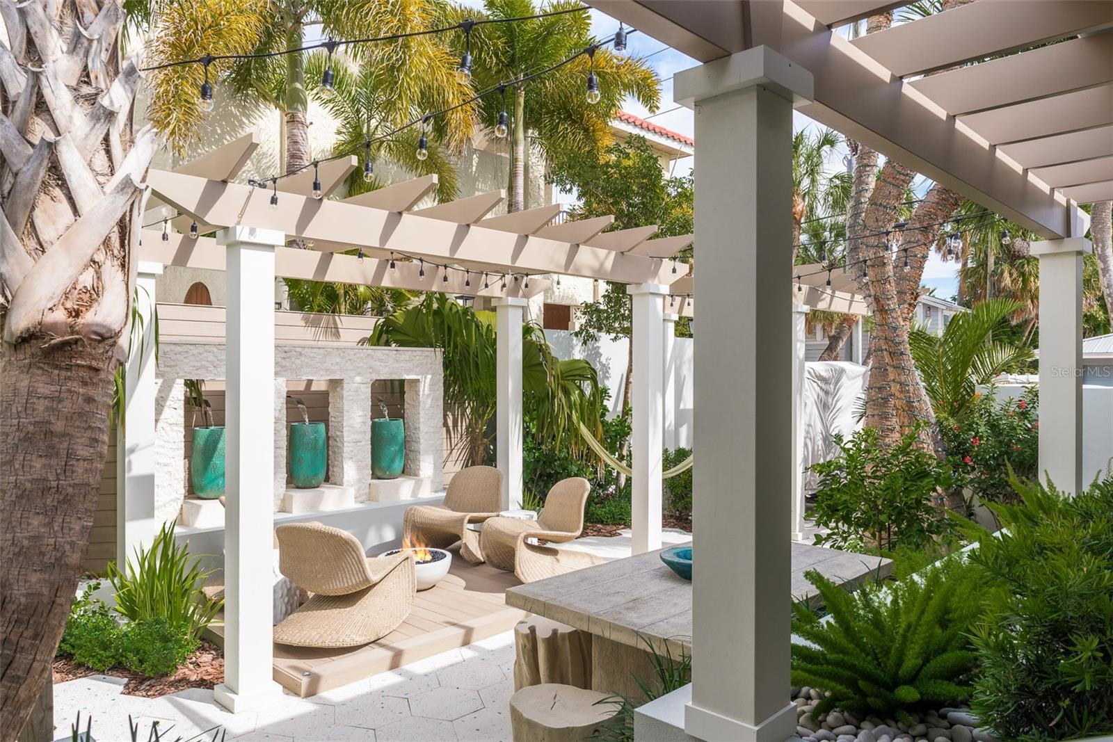 2807 SUNSET Way ST PETE BEACH, FL 33706