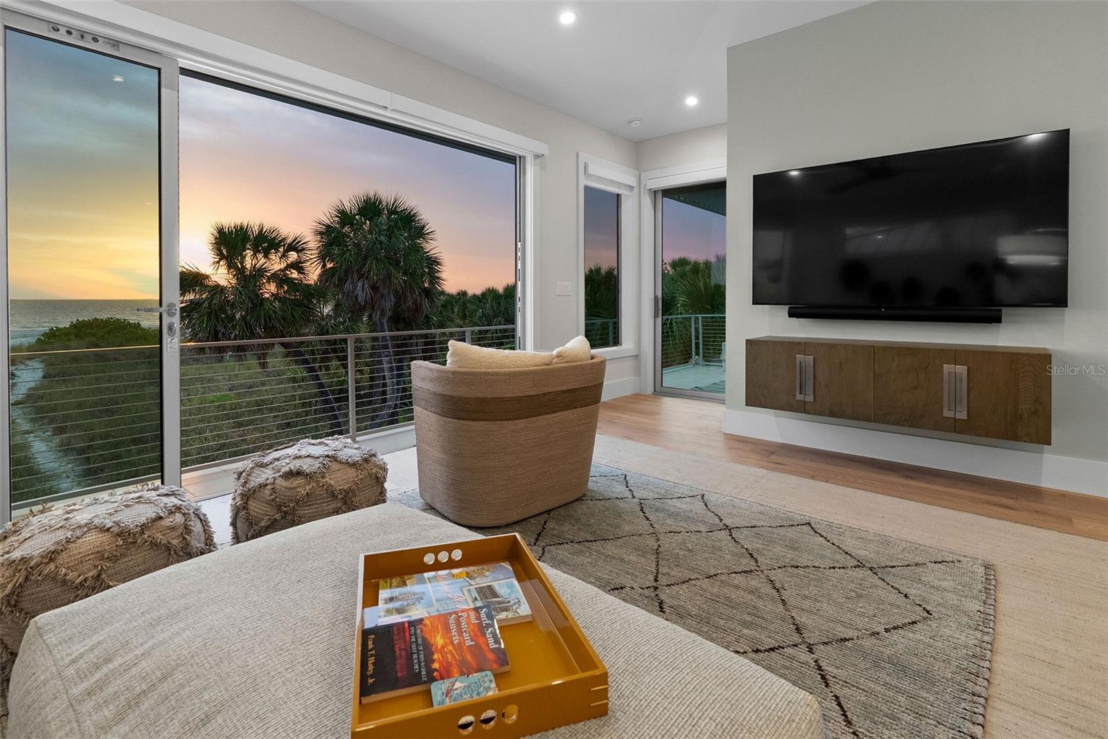 2807 SUNSET Way ST PETE BEACH, FL 33706