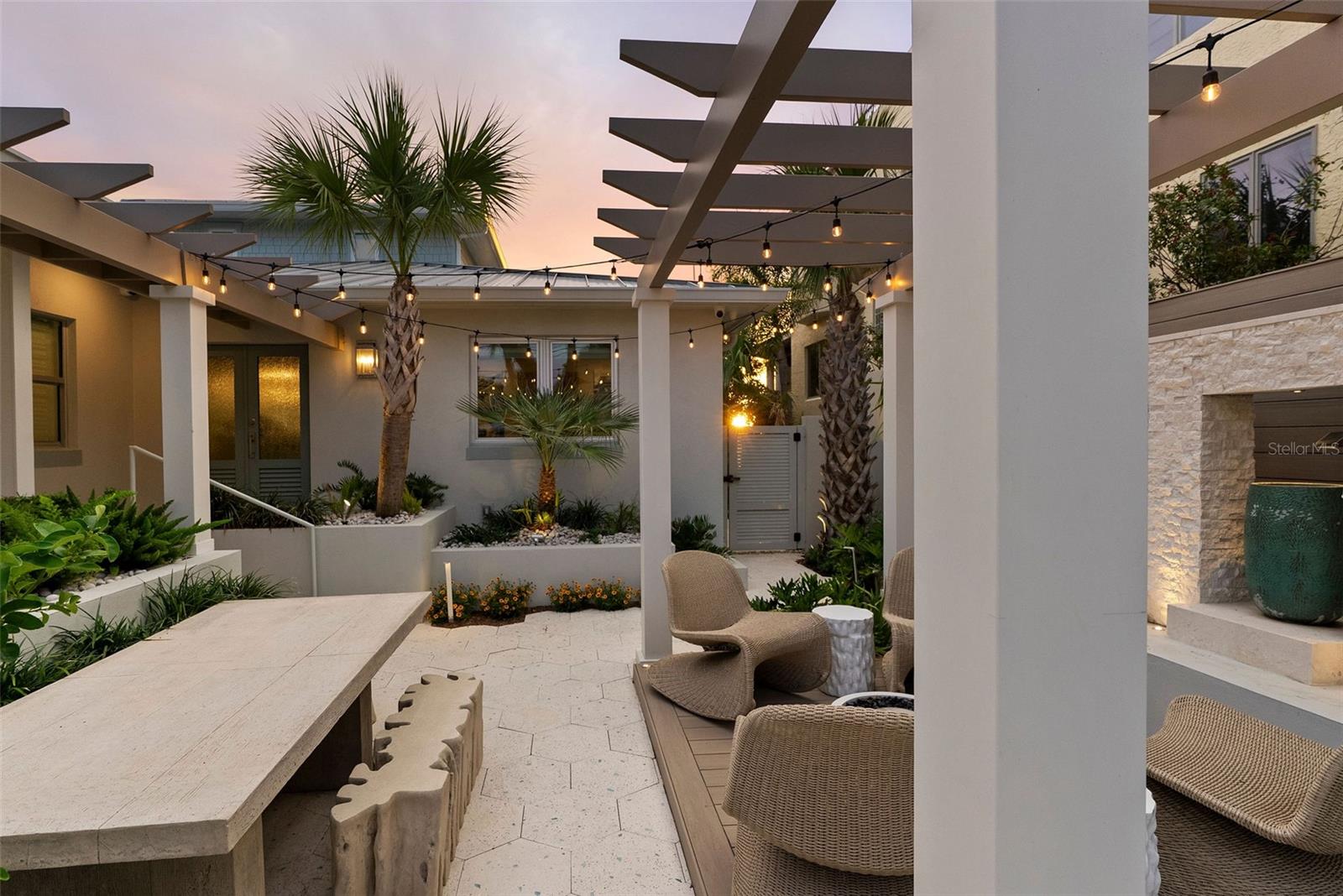 2807 SUNSET Way ST PETE BEACH, FL 33706