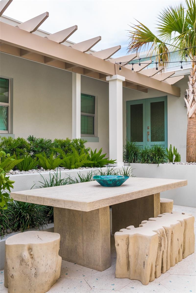 2807 SUNSET Way ST PETE BEACH, FL 33706