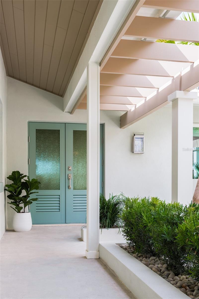 2807 SUNSET Way ST PETE BEACH, FL 33706