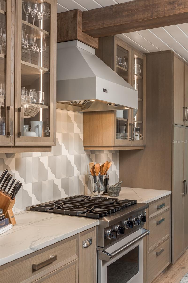 2807 SUNSET Way ST PETE BEACH, FL 33706