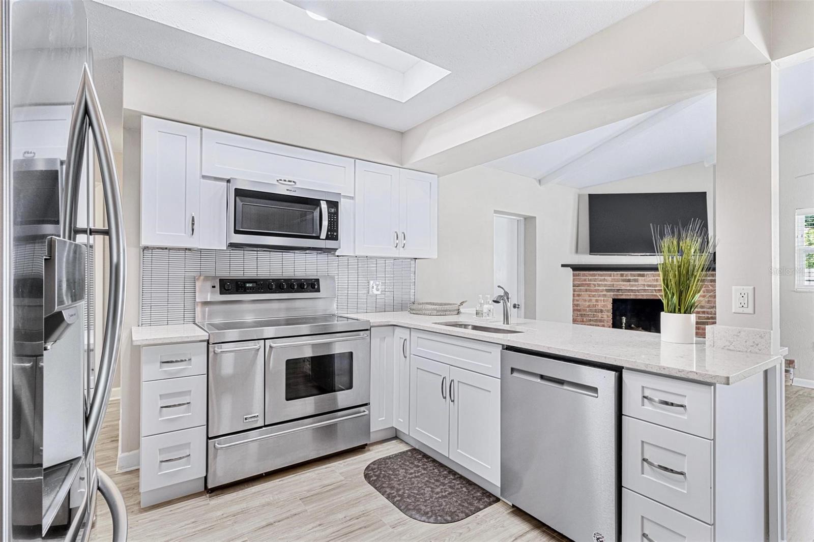 5127 CAESAR Way ST PETERSBURG, FL 33712