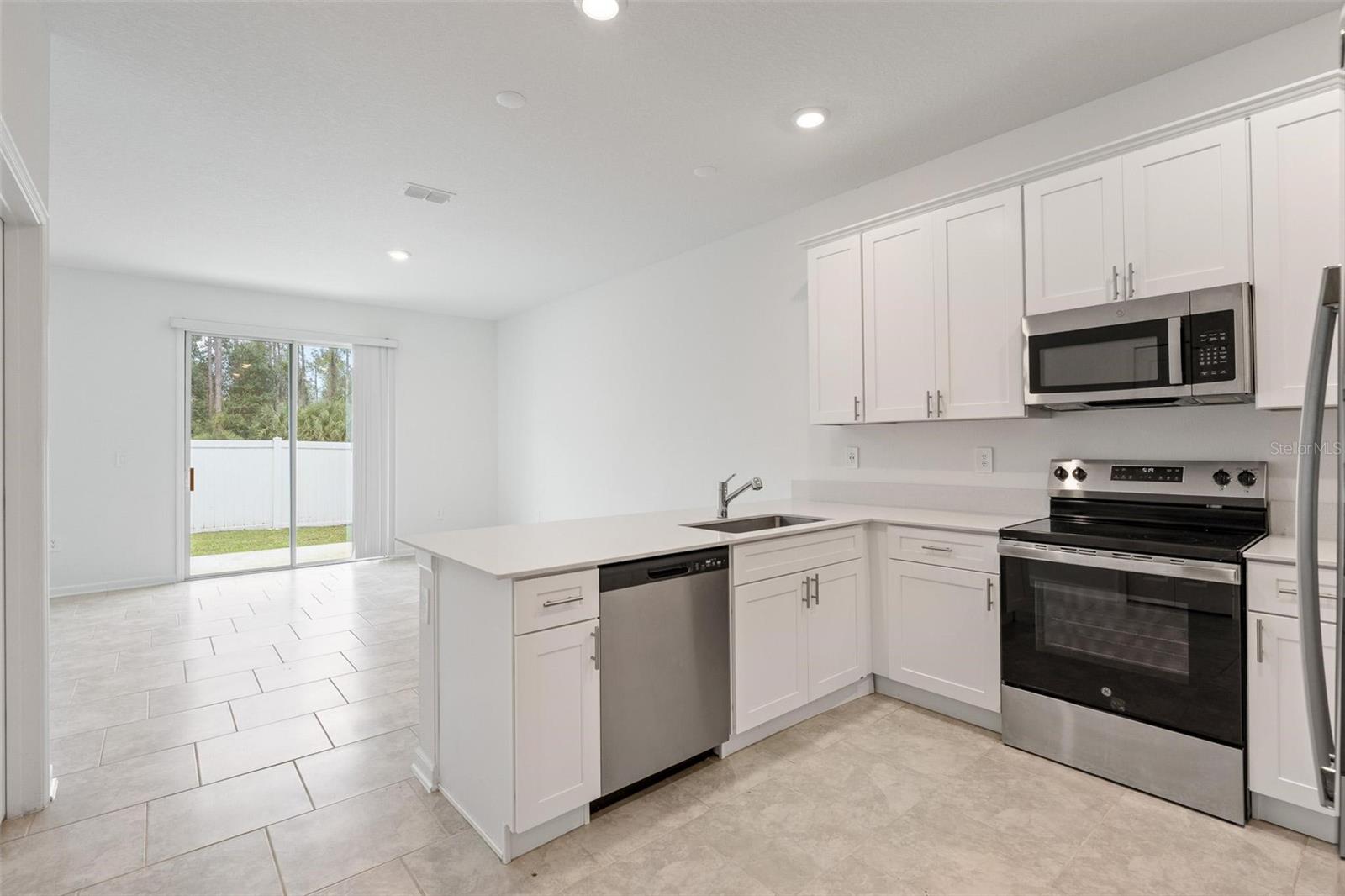 7717 STONE Crk Trl KISSIMMEE, FL 34747