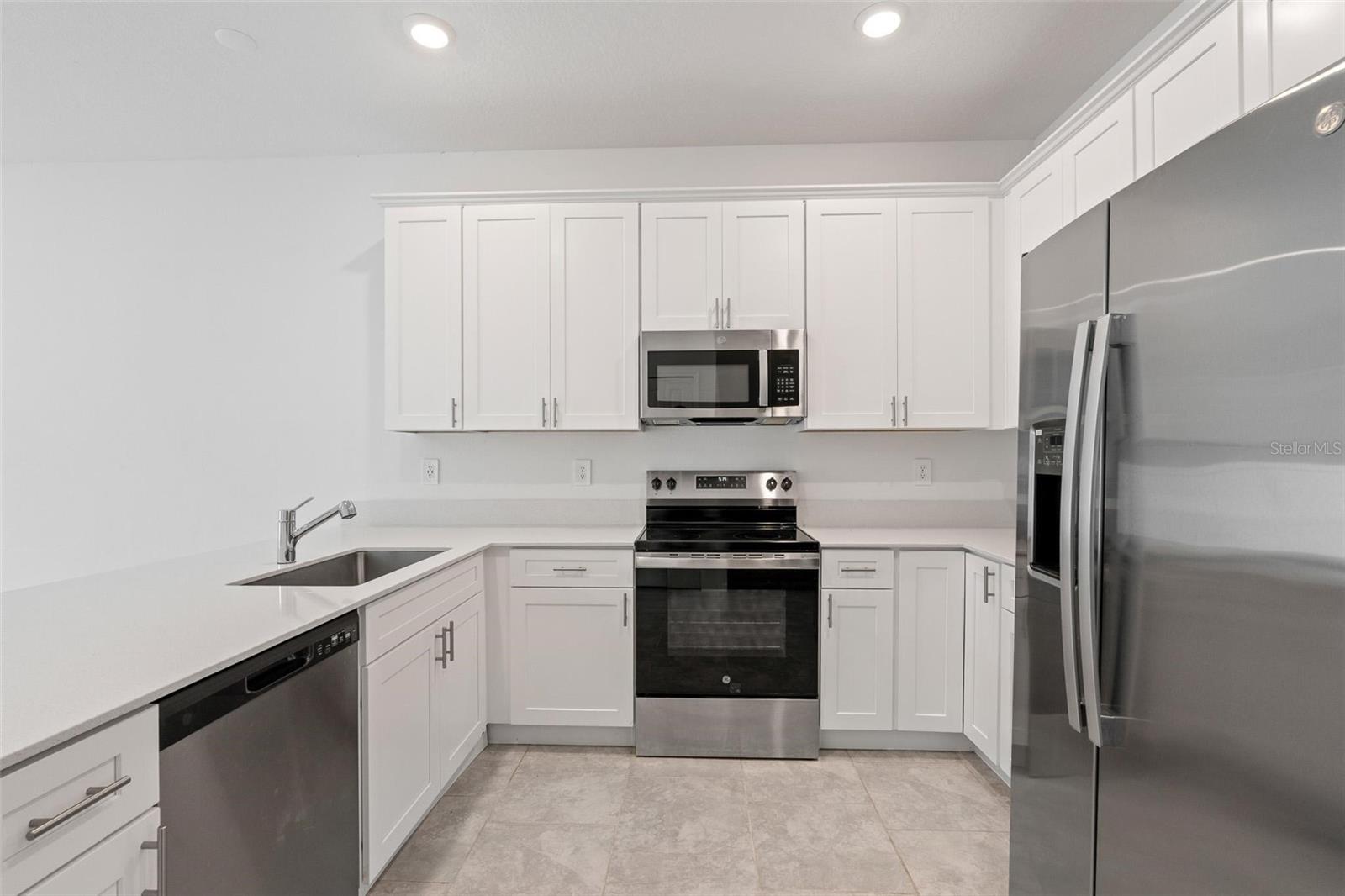 7717 STONE Crk Trl KISSIMMEE, FL 34747