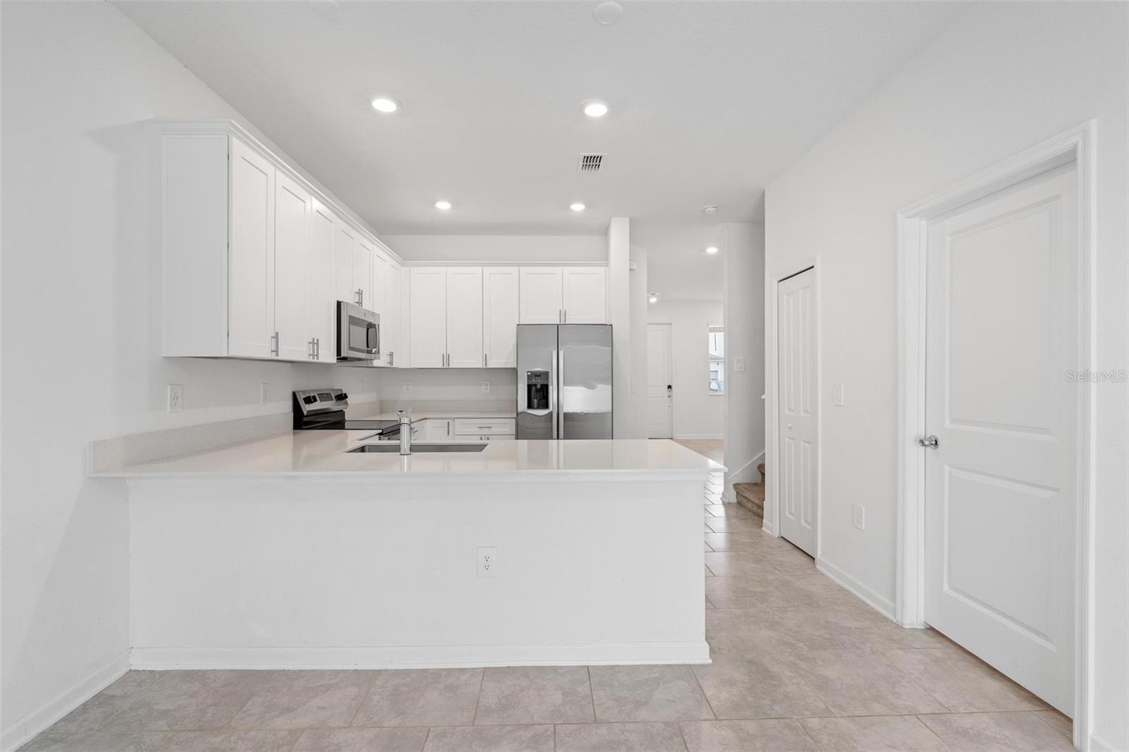 7717 STONE Crk Trl KISSIMMEE, FL 34747