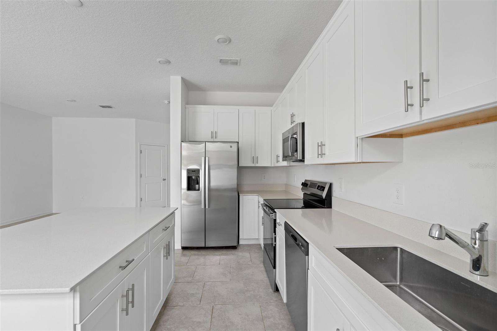 7713 STONE Crk Trl KISSIMMEE, FL 34747