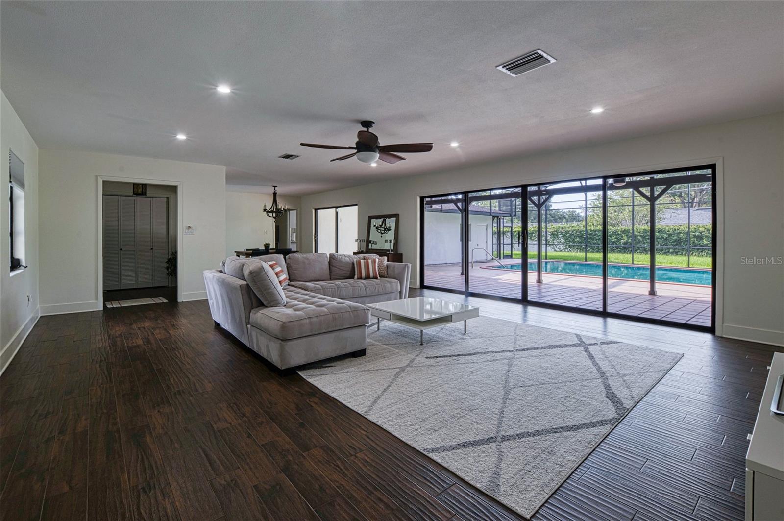 1809 PEPPERIDGE Dr ORLANDO, FL 32806