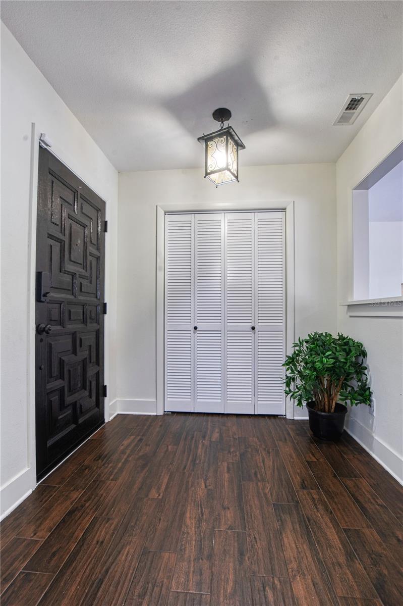 1809 PEPPERIDGE Dr ORLANDO, FL 32806