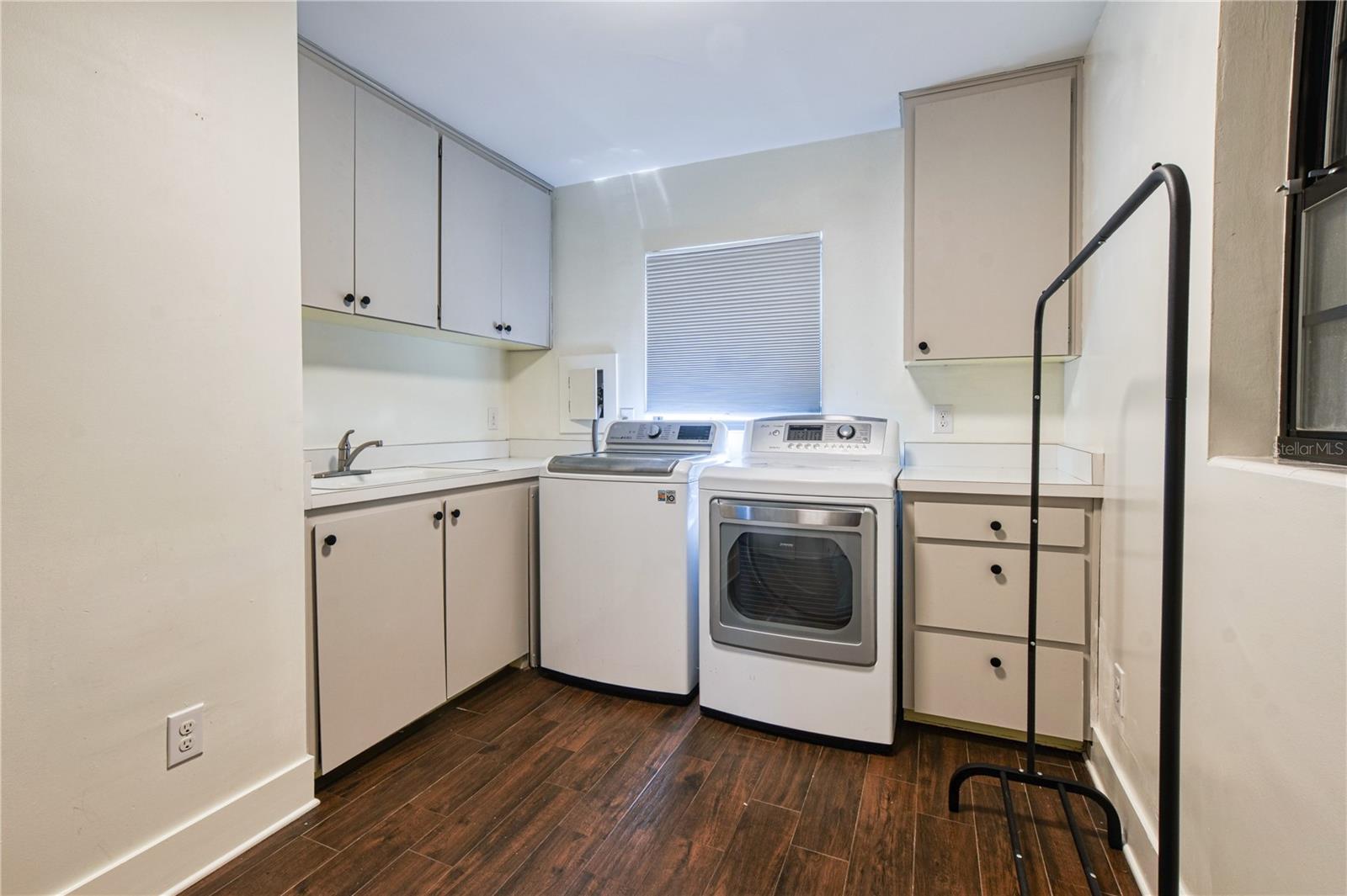 1809 PEPPERIDGE Dr ORLANDO, FL 32806