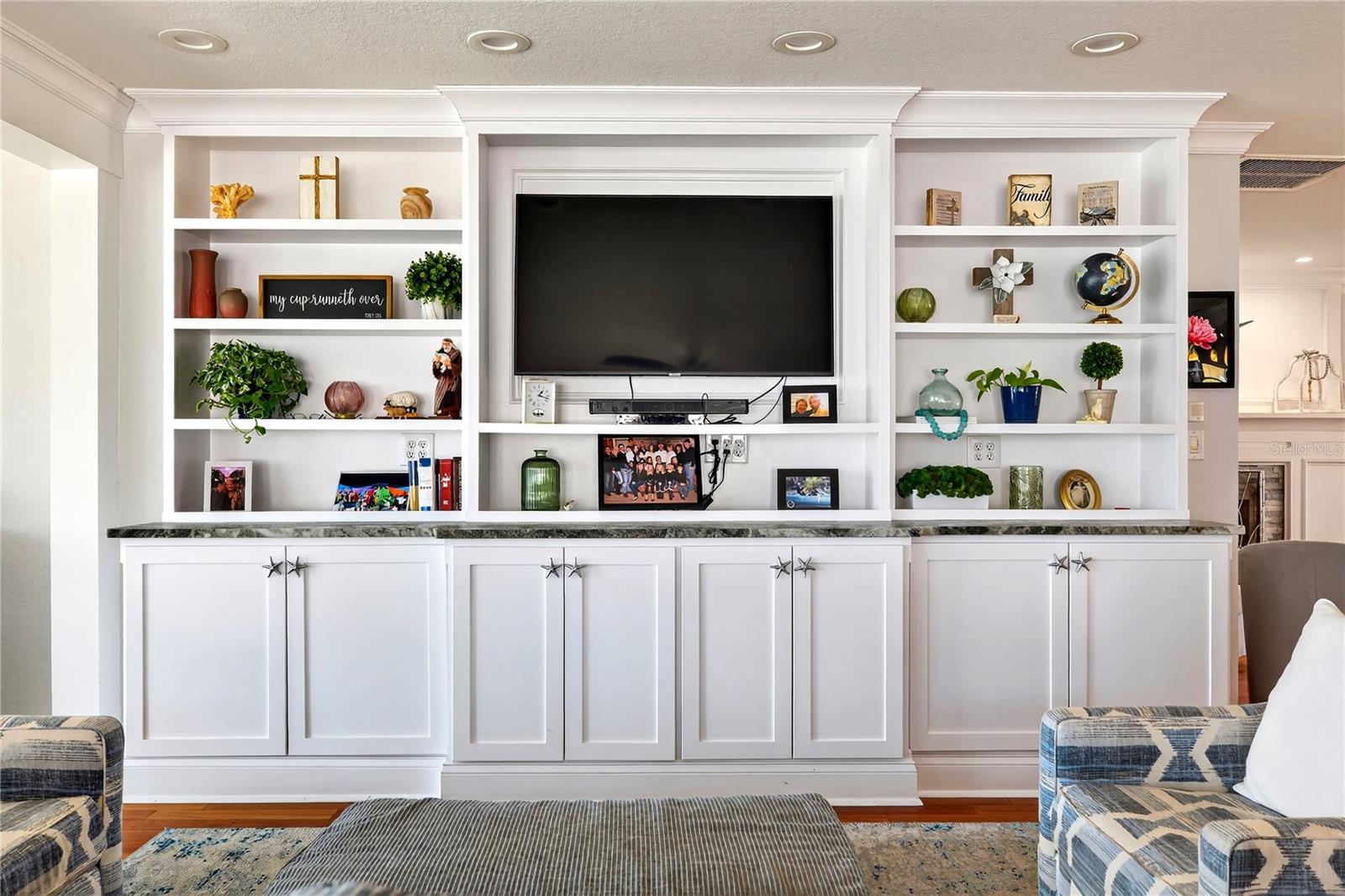 2540 E BAY Isle Dr ST PETERSBURG, FL 33705