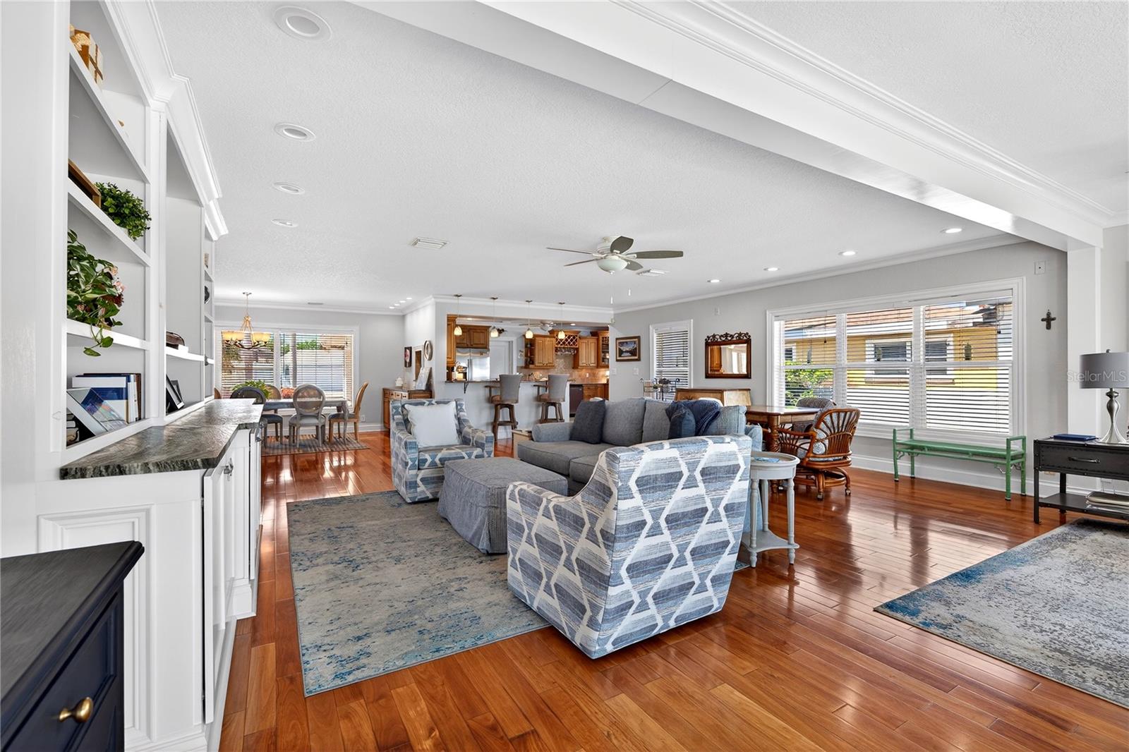 2540 E BAY Isle Dr ST PETERSBURG, FL 33705