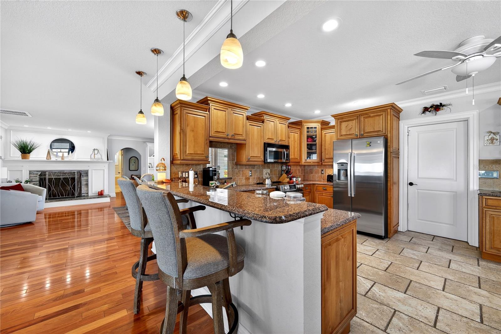 2540 E BAY Isle Dr ST PETERSBURG, FL 33705