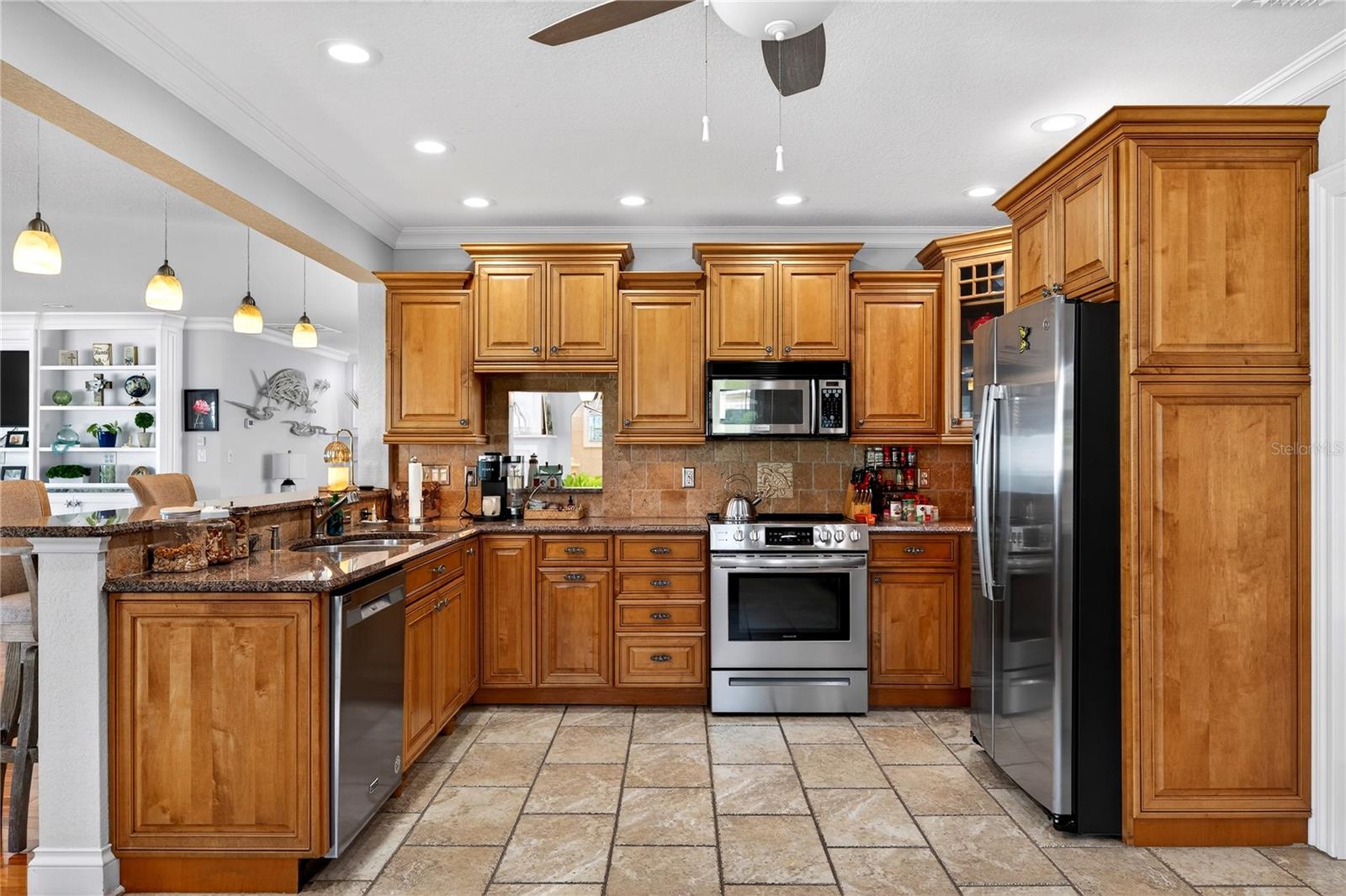 2540 E BAY Isle Dr ST PETERSBURG, FL 33705