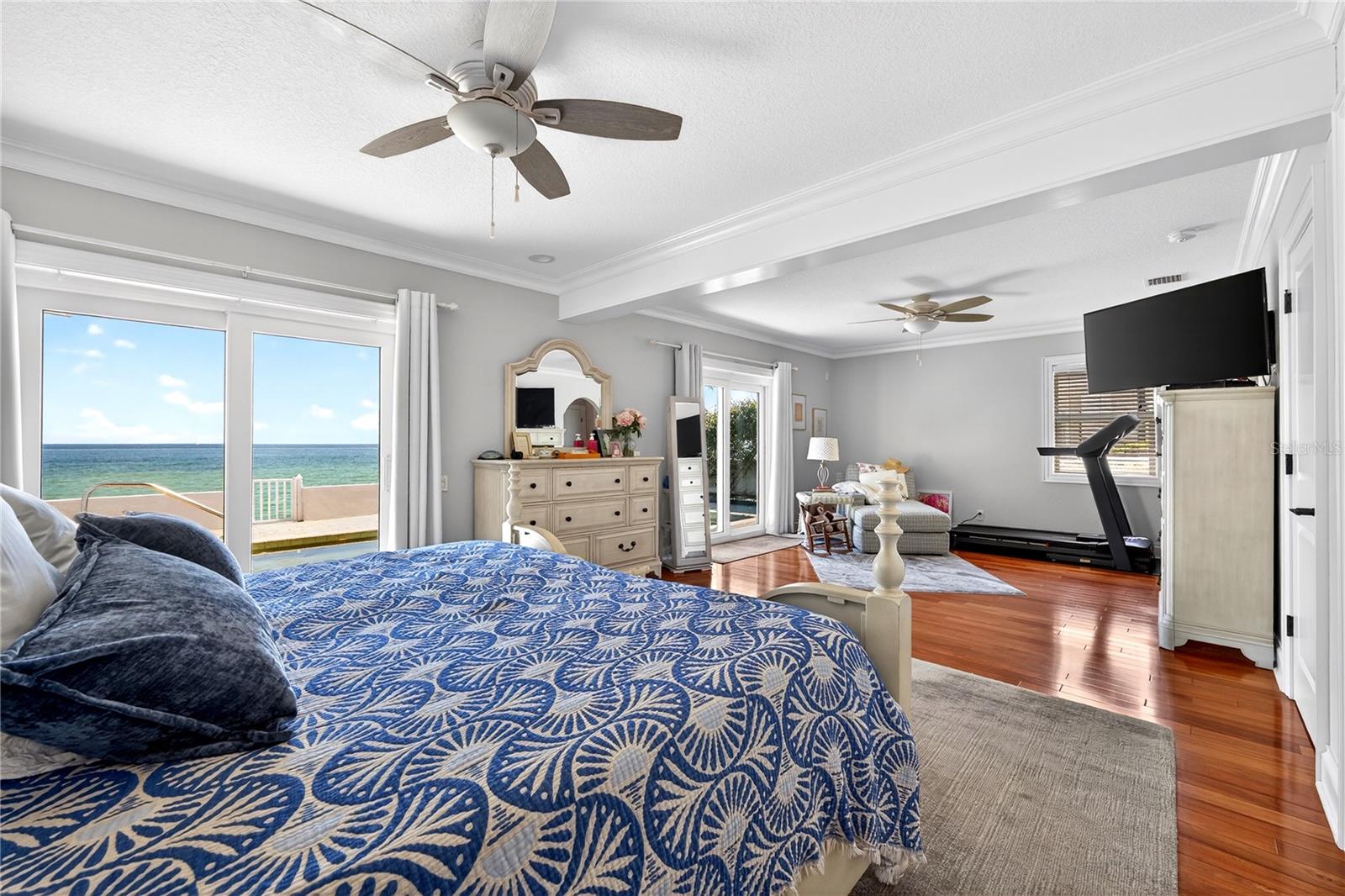 2540 E BAY Isle Dr ST PETERSBURG, FL 33705