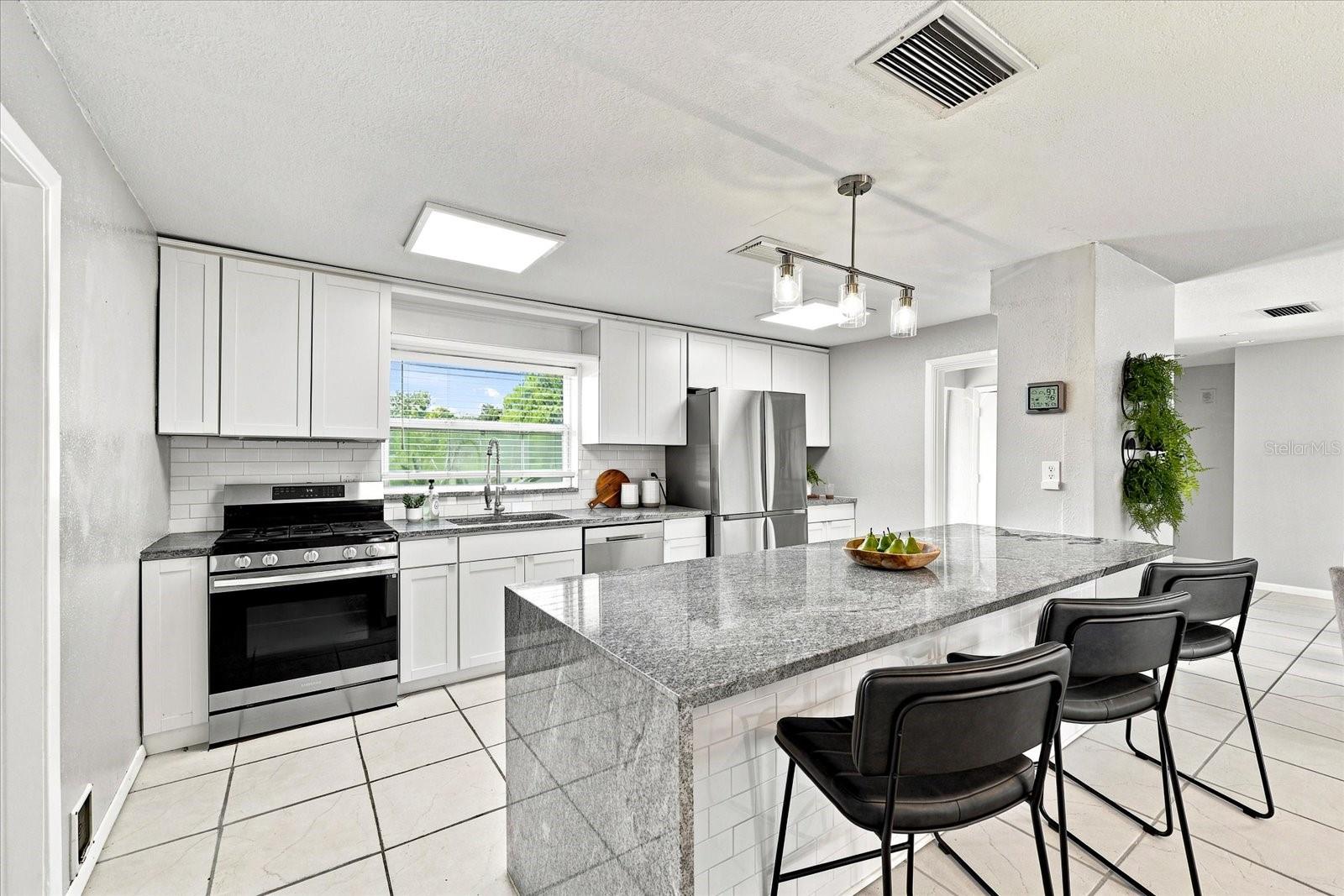 1354 62ND Ave ST PETERSBURG, FL 33705