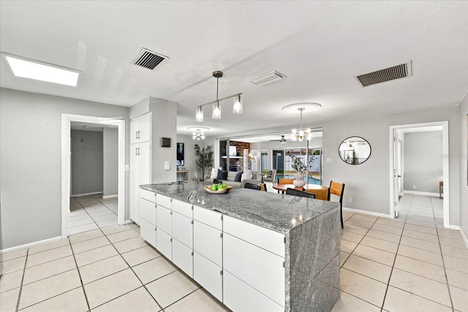 1354 62ND Ave ST PETERSBURG, FL 33705