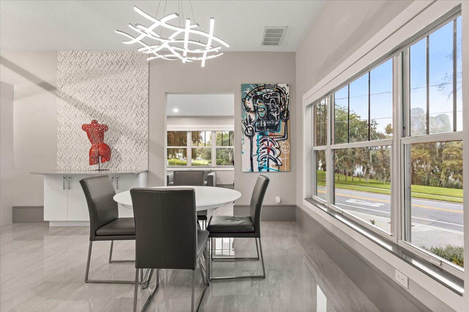 808 EDGEWATER Dr ORLANDO, FL 32804