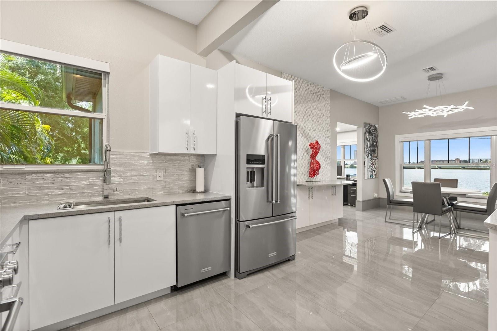 808 EDGEWATER Dr ORLANDO, FL 32804