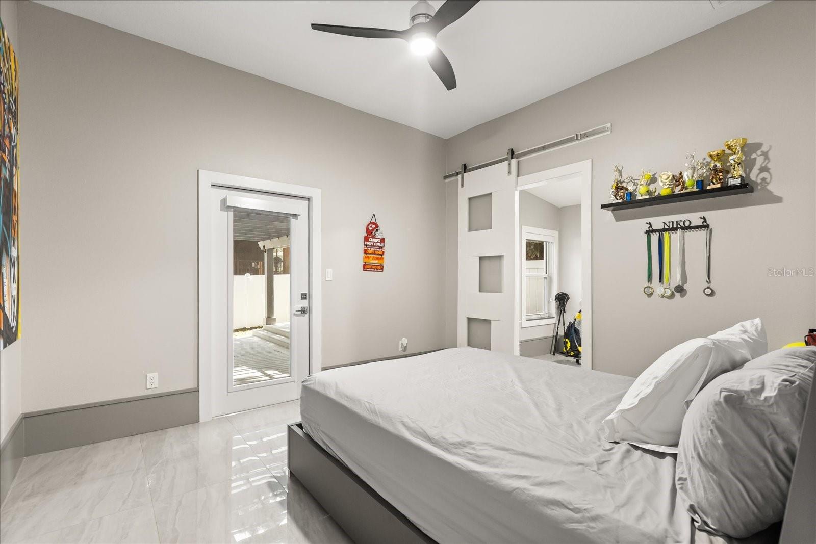 808 EDGEWATER Dr ORLANDO, FL 32804