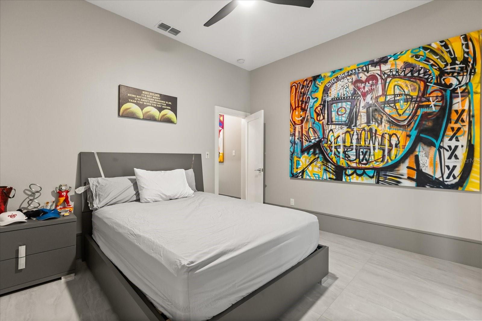 808 EDGEWATER Dr ORLANDO, FL 32804