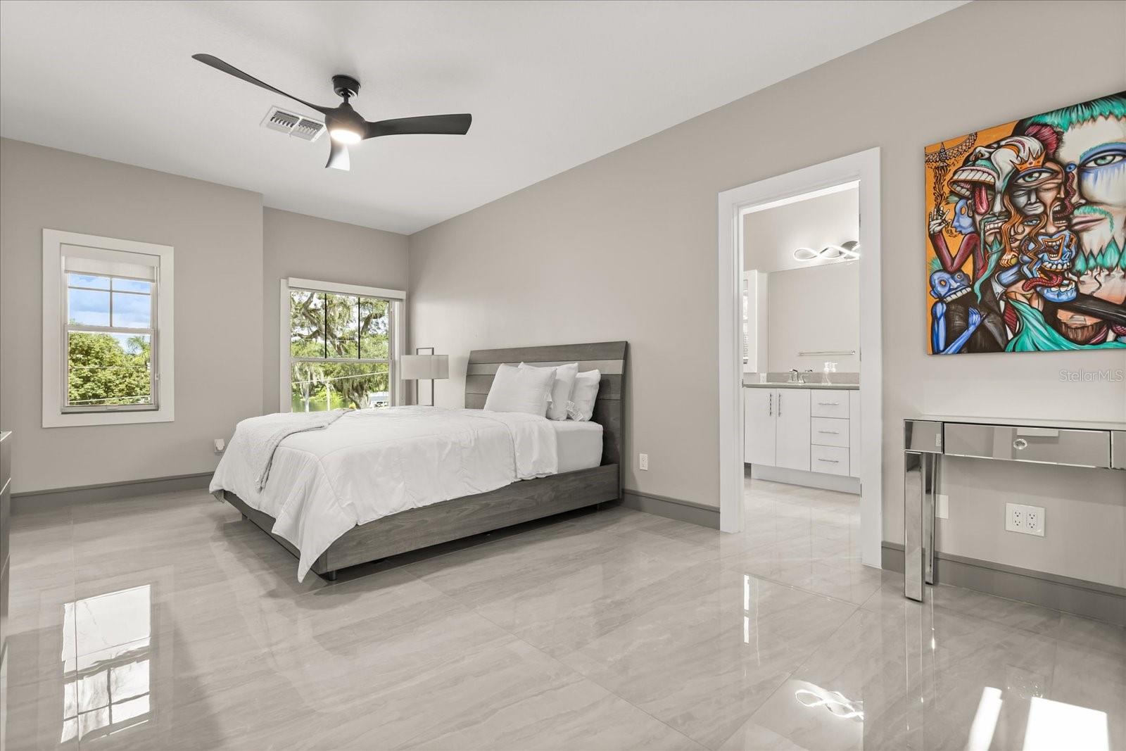 808 EDGEWATER Dr ORLANDO, FL 32804