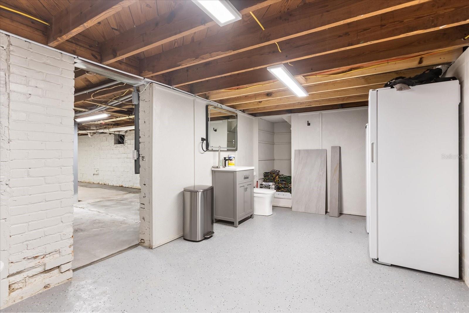 808 EDGEWATER Dr ORLANDO, FL 32804