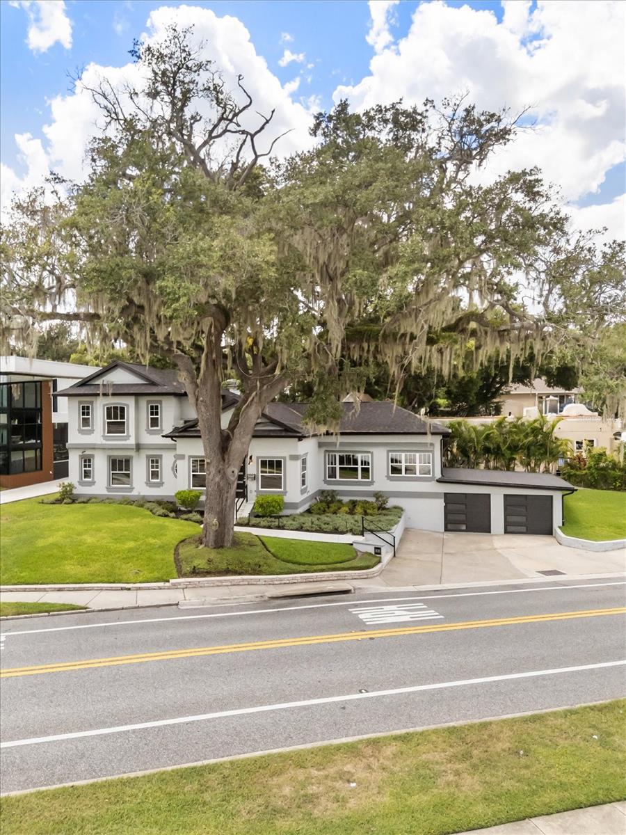 808 EDGEWATER Dr ORLANDO, FL 32804