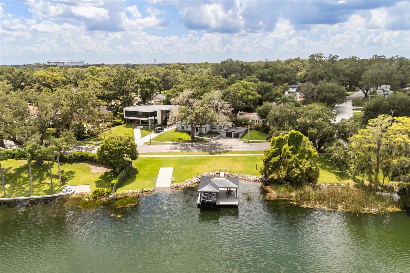 808 EDGEWATER Dr ORLANDO, FL 32804