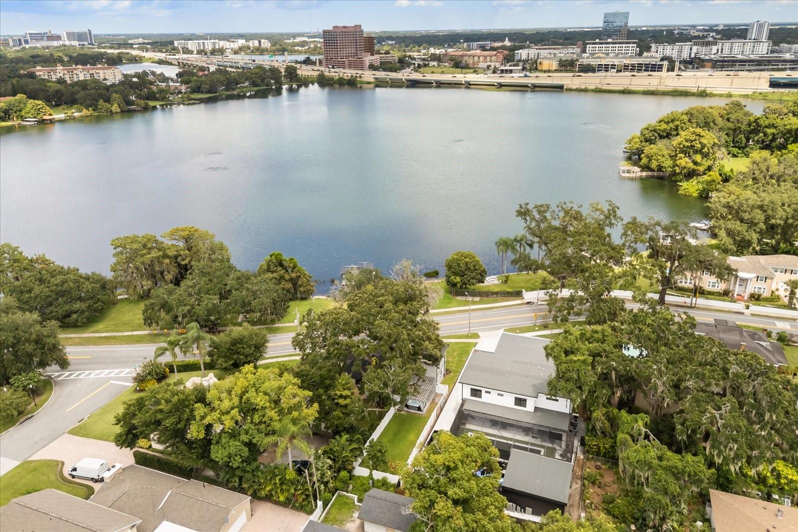 808 EDGEWATER Dr ORLANDO, FL 32804