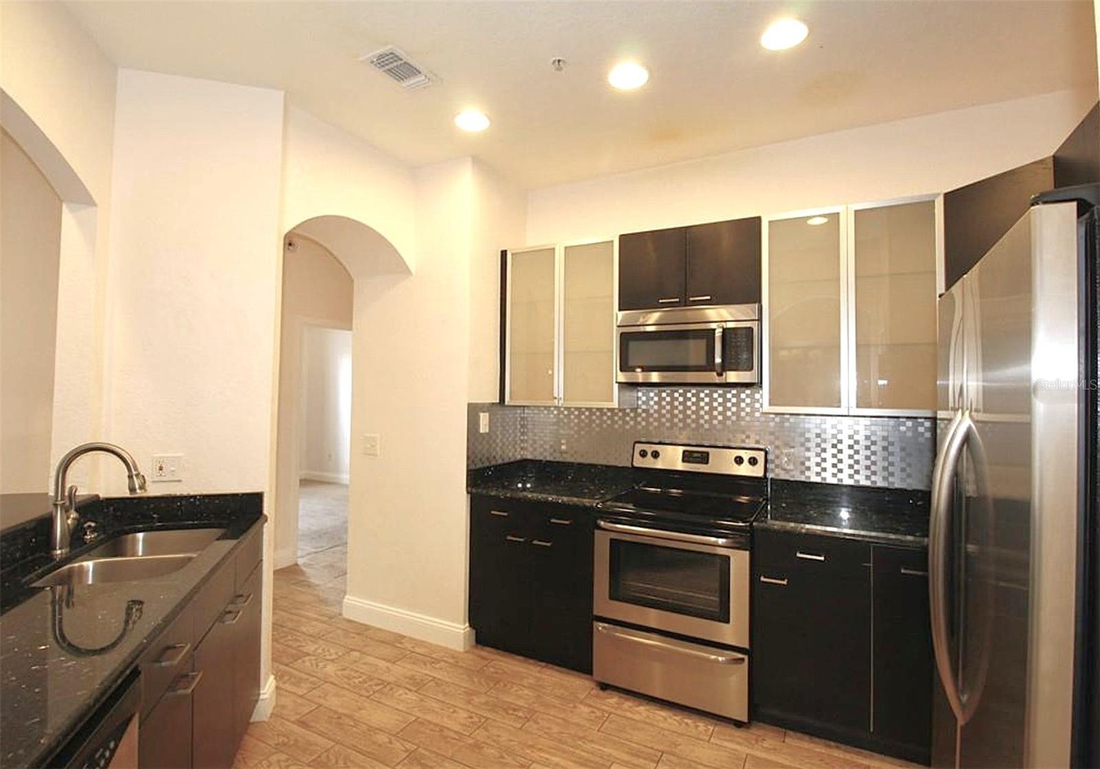 3001 LAUREL Park Ln #105 KISSIMMEE, FL 34741