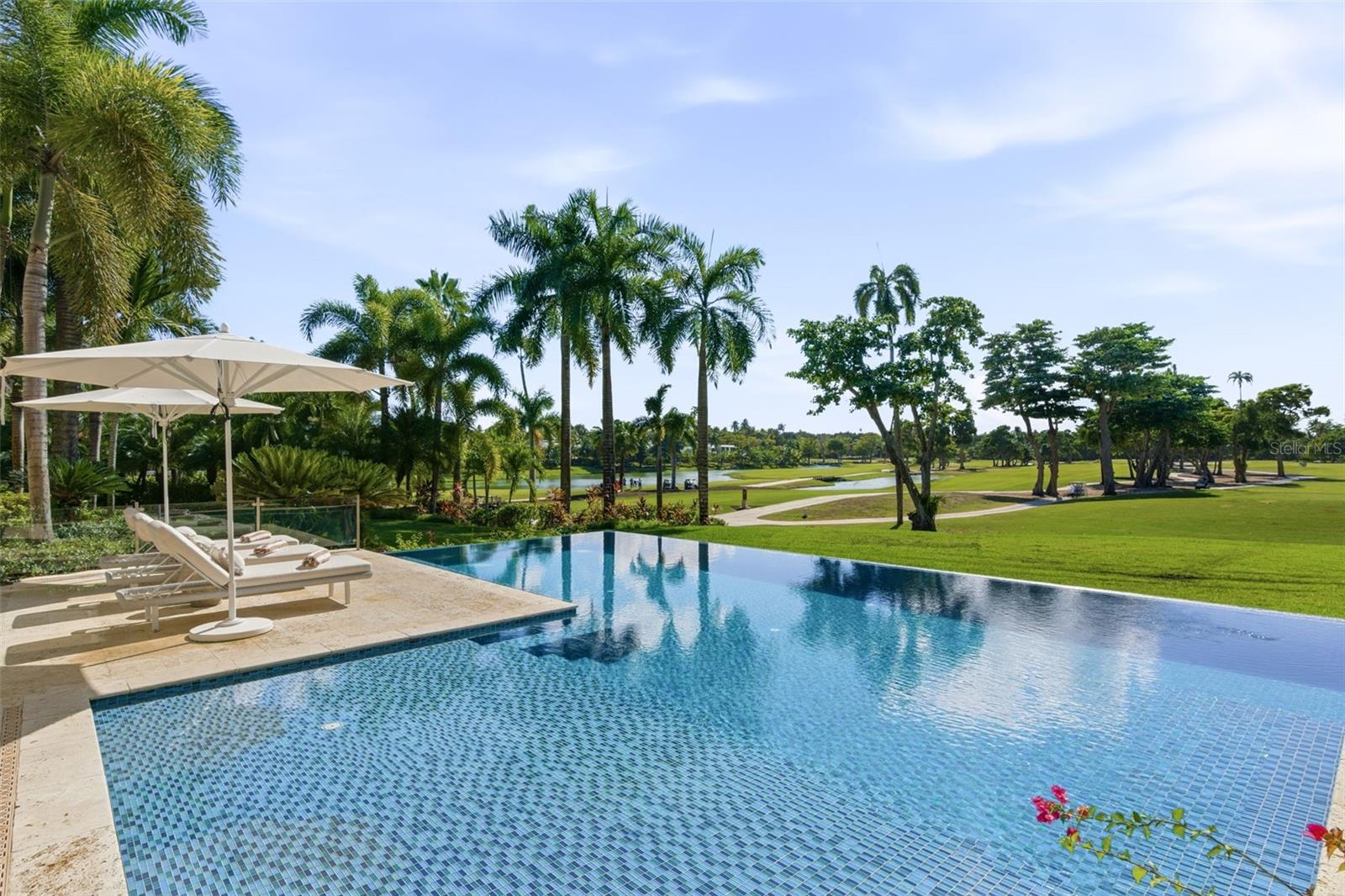 200 DORADO Bch Dr #2210 DORADO, PR 00646